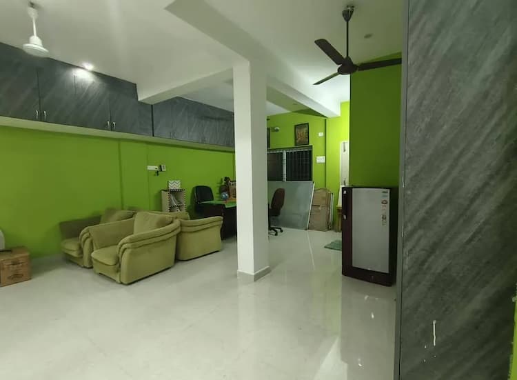 1300 sqft Office