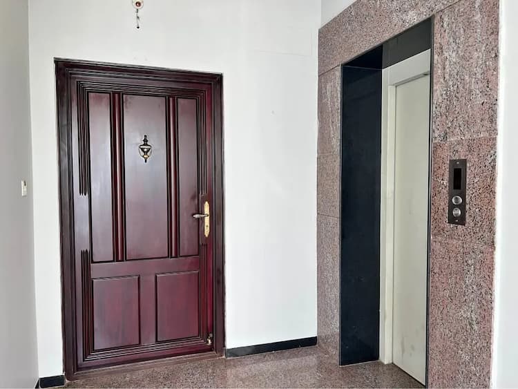 1400 sqft Office