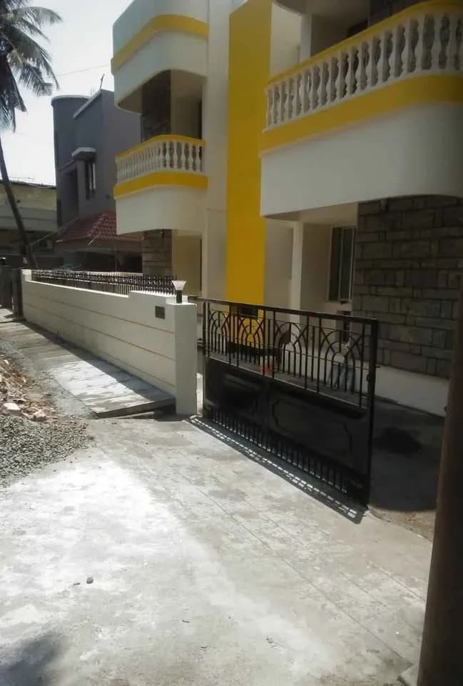 1300 sqft Office