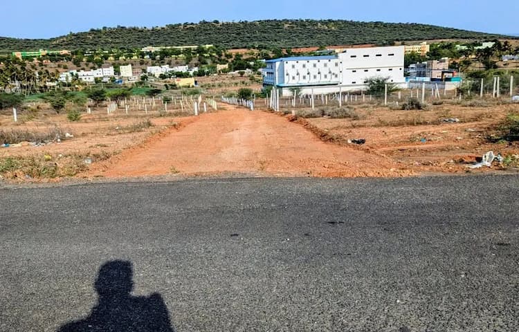 5.75 sqft Plot