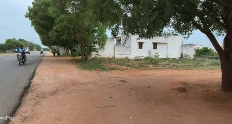Land for Sale in Udumalaipettai