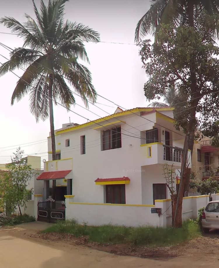 3 Portion commertial building for sale