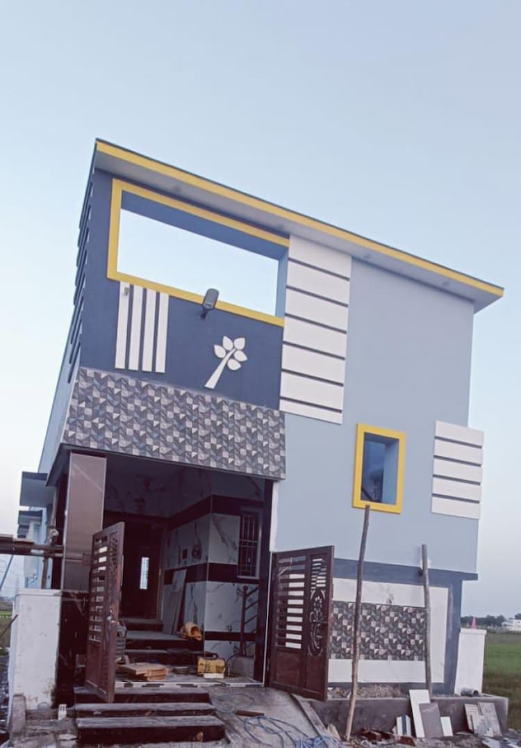 HOUSE FOR SALE 