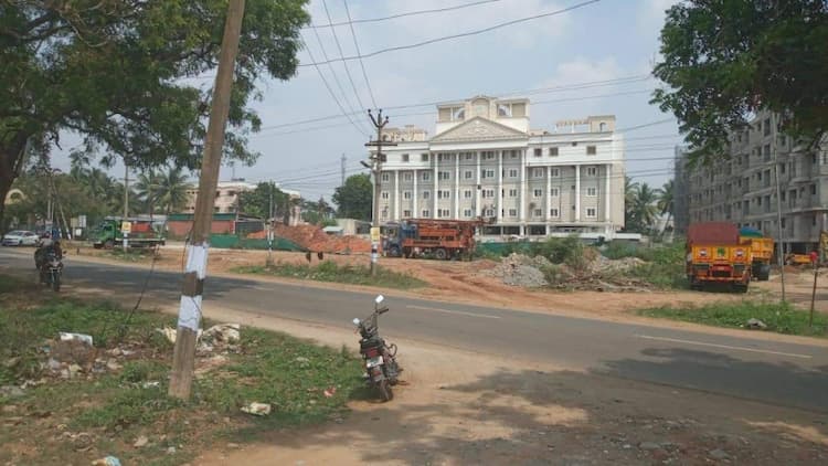 5.5 CENT LAND FOR SALE