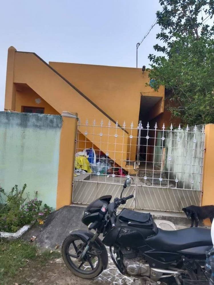 house for sale in SKS plot unit...