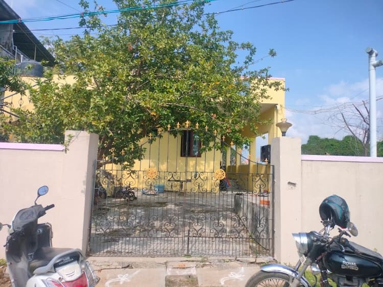 2 BHK House 1800 Sq.ft. for Sale in Thirumullaivoyal, Chennai