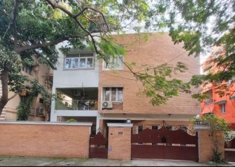 6 BHK House for Sale