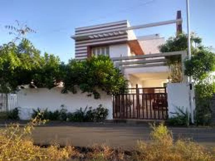 VILLA FOR SALE 