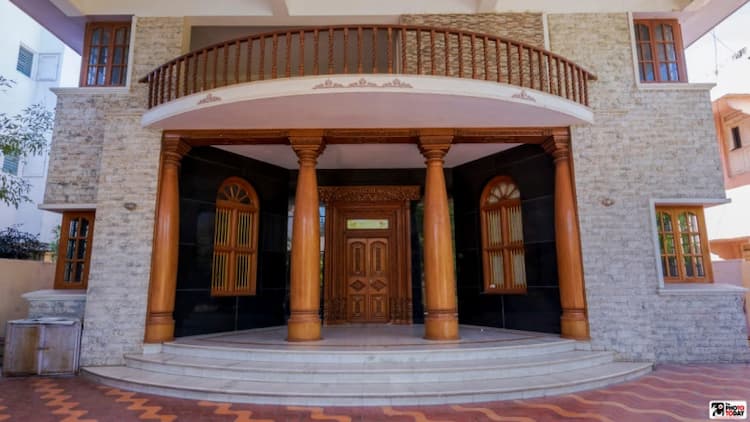 5bhk house for sale