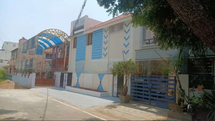 4BHK 2 portion of Rental house for Sales