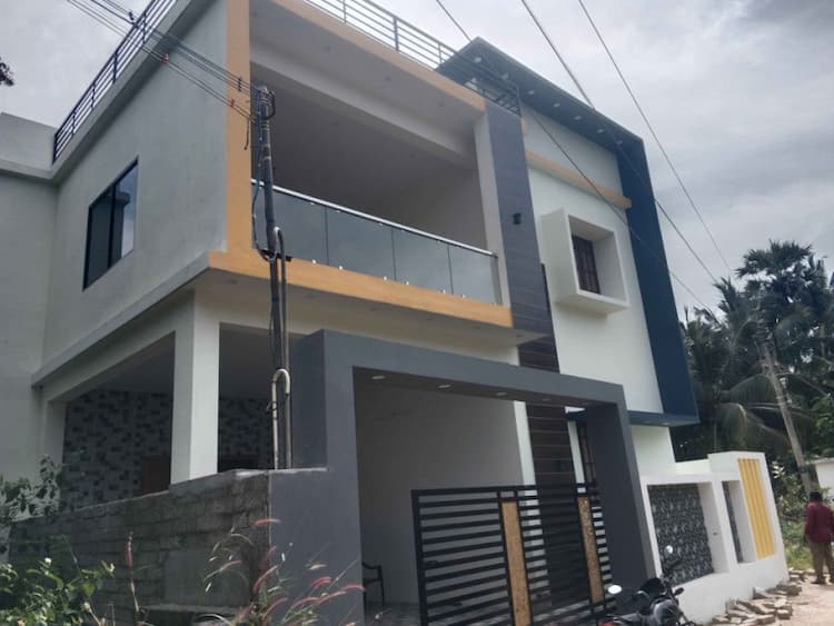 House for sale near Ananthanpaalam