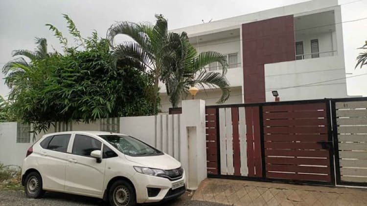 Villa sale