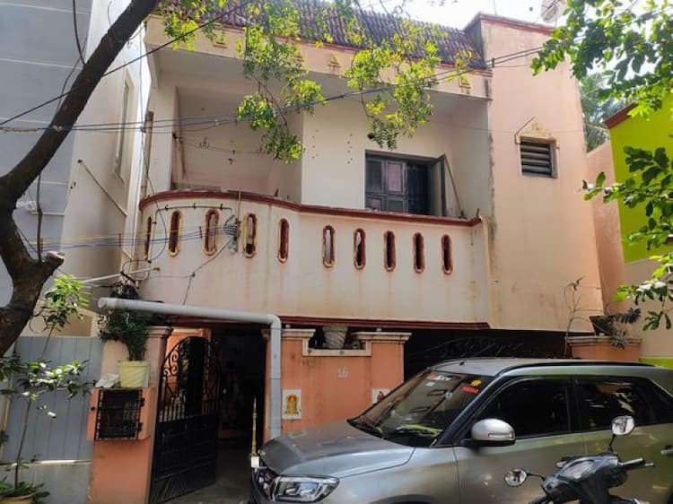 2 BHK INDIVIDUAL OLD HOUSE for sale