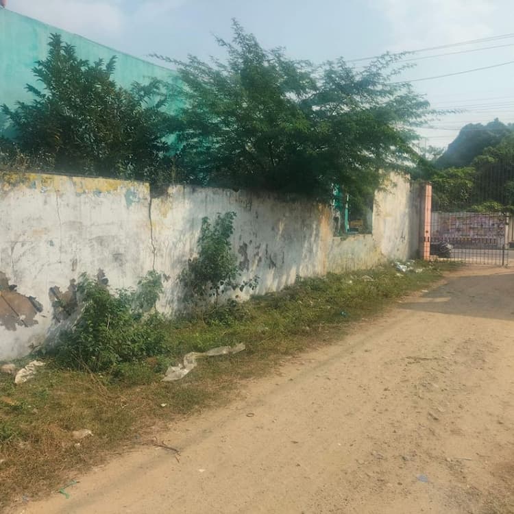 400 sq ft Land for Sale