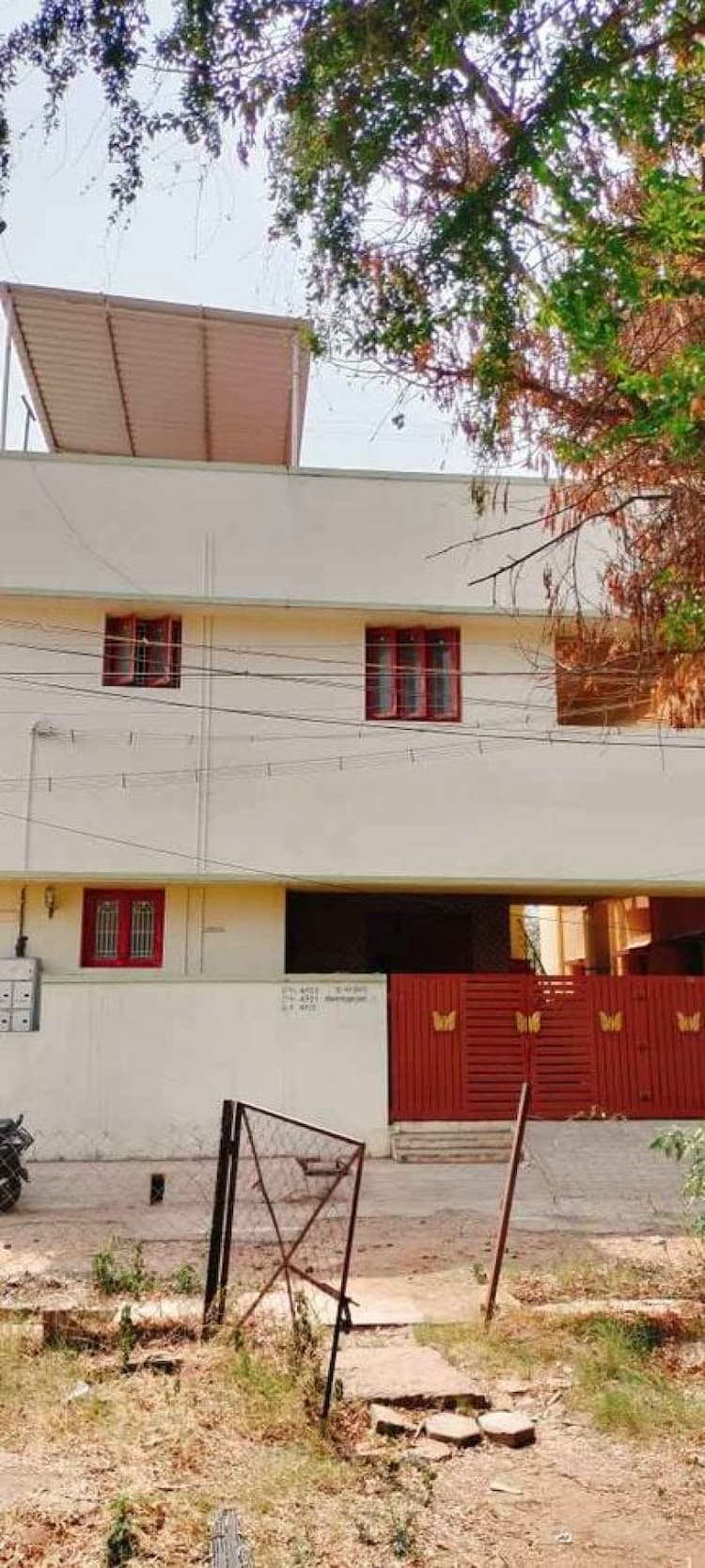 4 portion house for sale 