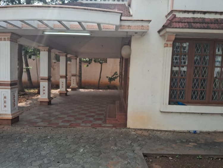 5 BHK Bungalow for Sale