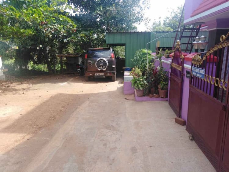 3 PORTION HOUSE FOR SALE