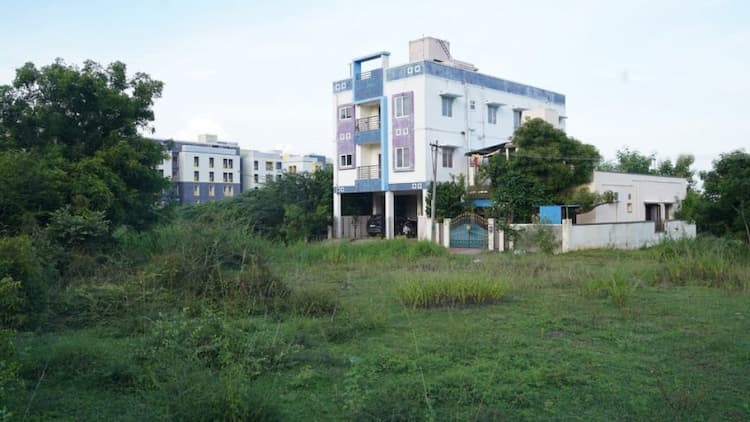 100 Feet Road Nearby Best Investment Plot For Sale