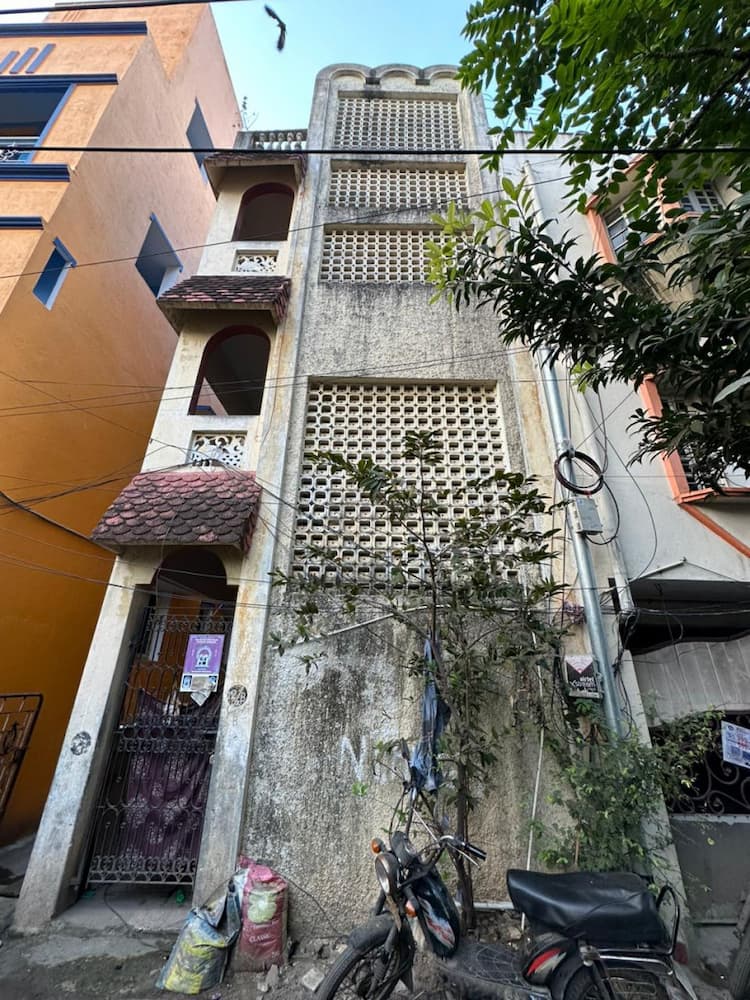 House for sale with land 600 Sqft