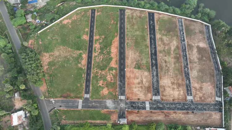 Alagar koil on road DTCP Approved plot available 