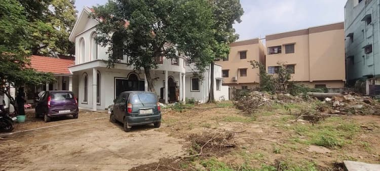 5 BHK INDIVIDUAL Duplex BUNGALOW For SALE in Koyambedu Metro Near Chennai ,