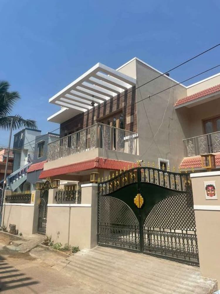 6bhk house for sale 