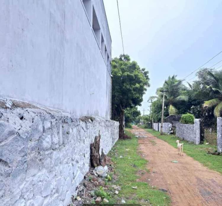 *Plot sales in Muttukadu @ ECR