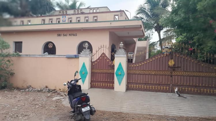 Villa sale