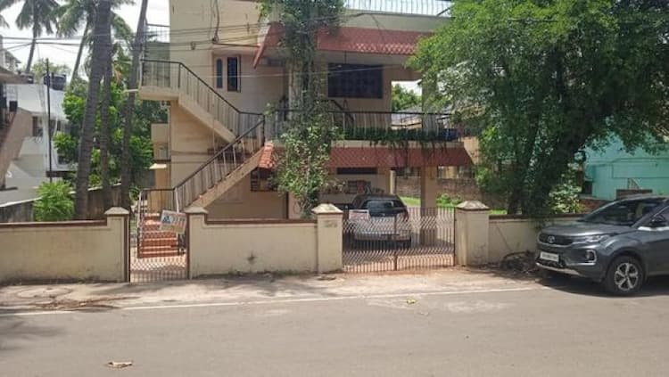 Villa sale