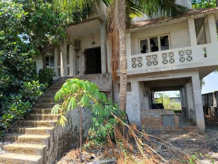 Villa sale
