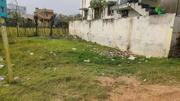 920 SQFT land for sale