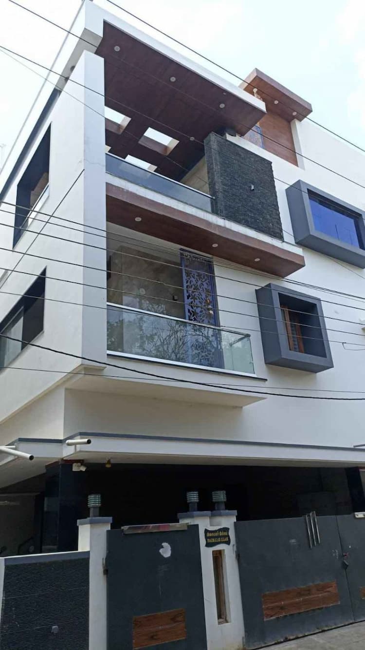 6 bhk house for sale