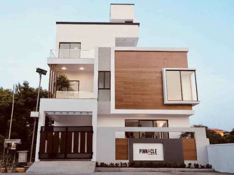 READY TO MOVE IMMEDIATELY LUXURY APARTMENT