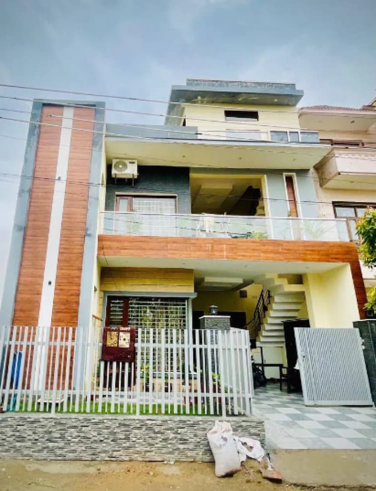 3 BHK House doe Sale