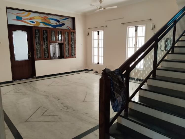8bhk house for sale