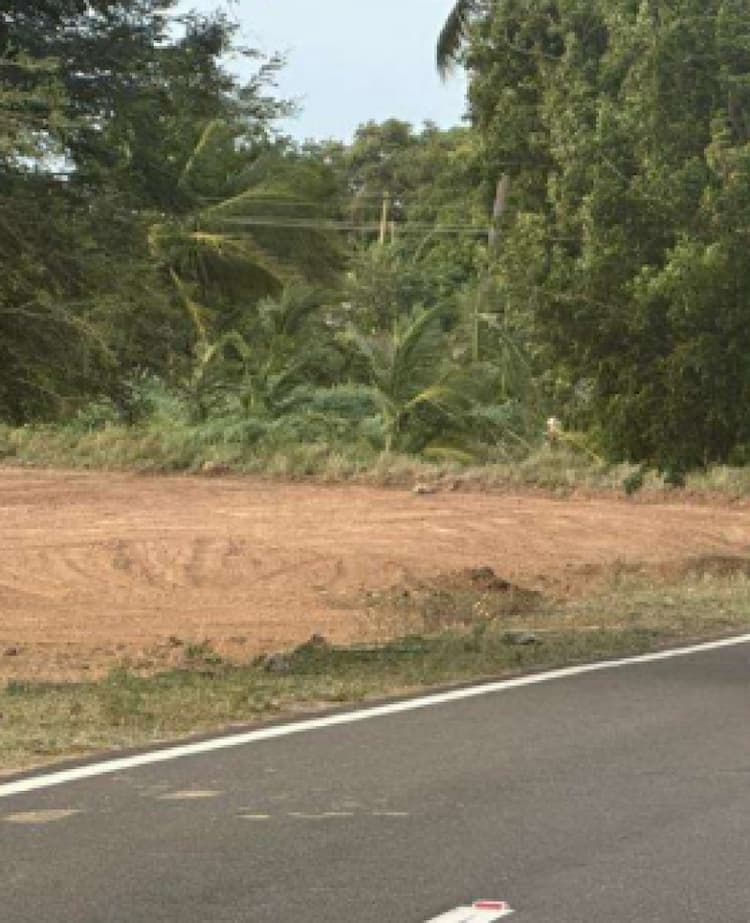 1 Acre Land in Senjerimalai.