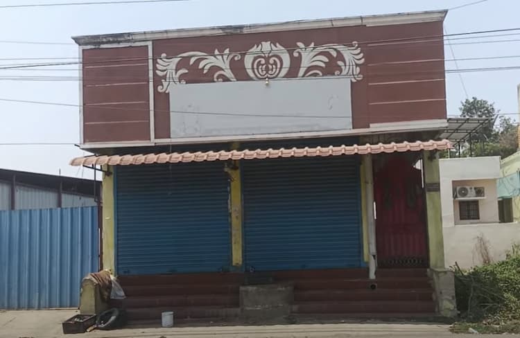 Shop With House for sales