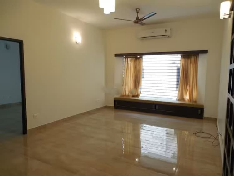 4bhk flat for sale 
