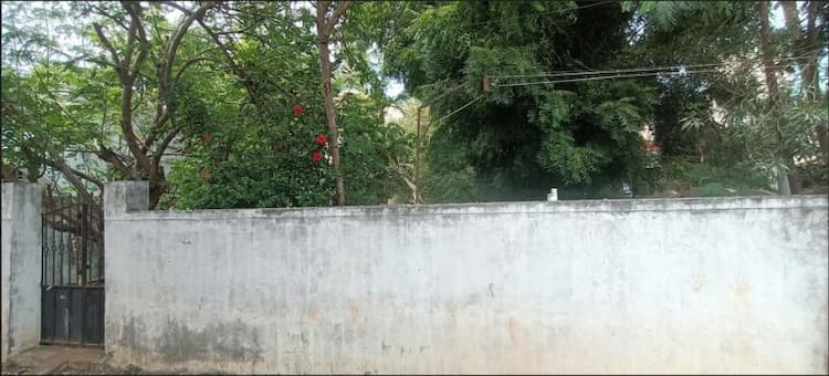 Small house with 5 cents land for sale