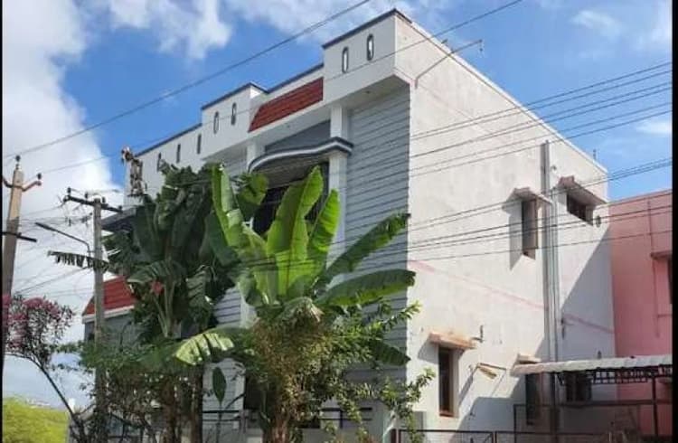 3 BEDROOM LUXURIOUS INDIVIDUAL HOUSE FOR LEASE IN PARKTOWN