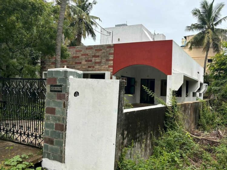 Villa sale