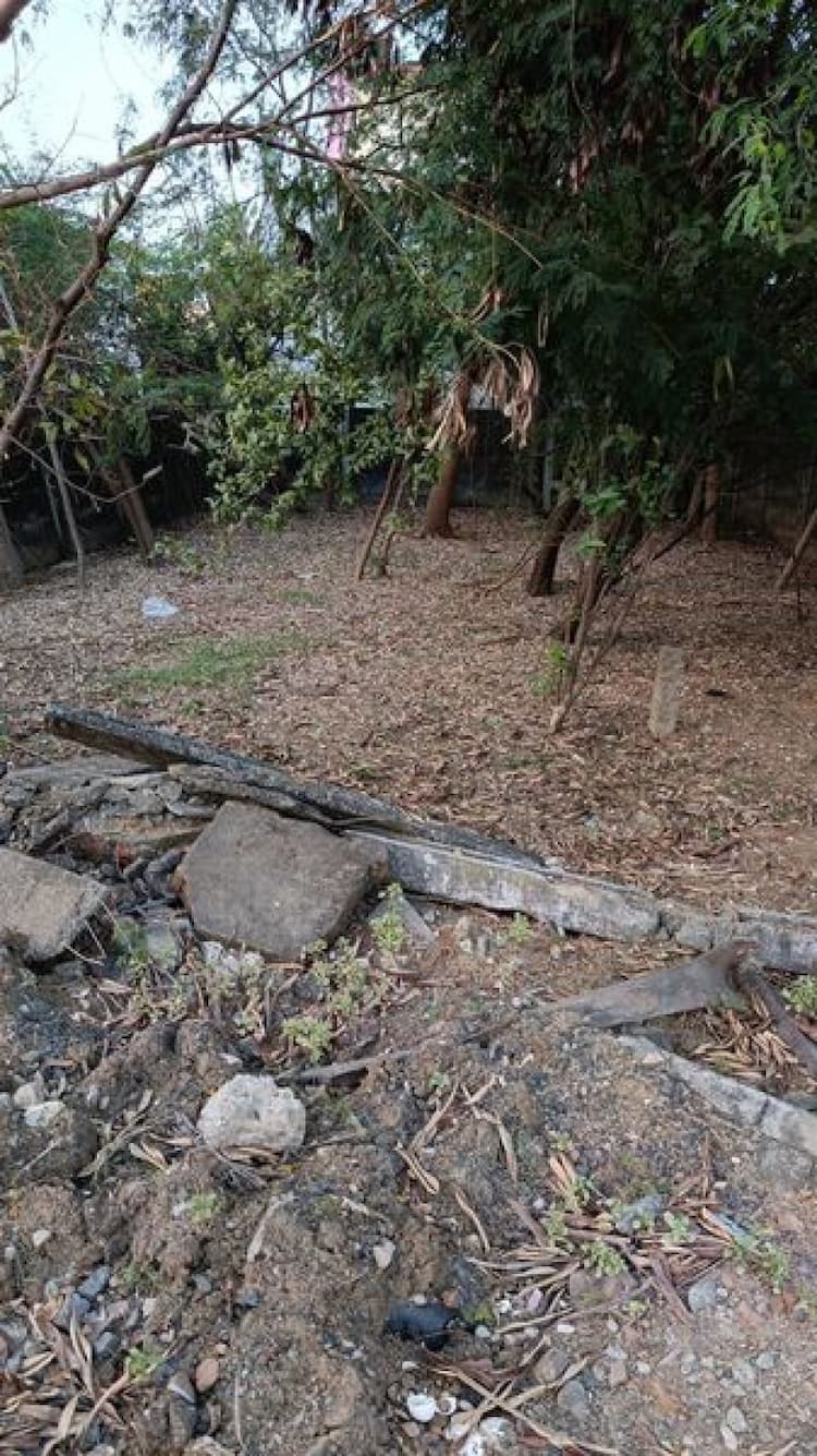 1800 SQFT LAND FOR SALE