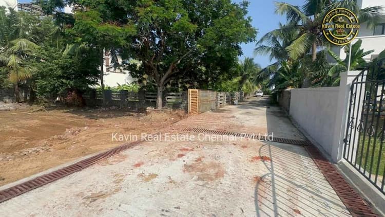 Residential Plot For Sale in Akkarai ECR