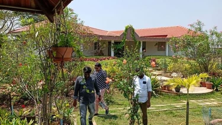 COTTGE HOUSE FOR SLAE