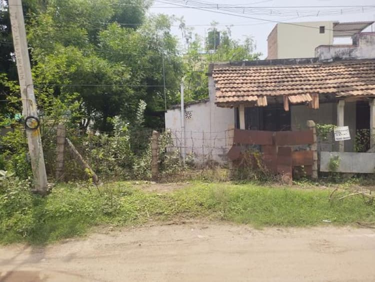 Land with Old Tiled Roof House for Sale