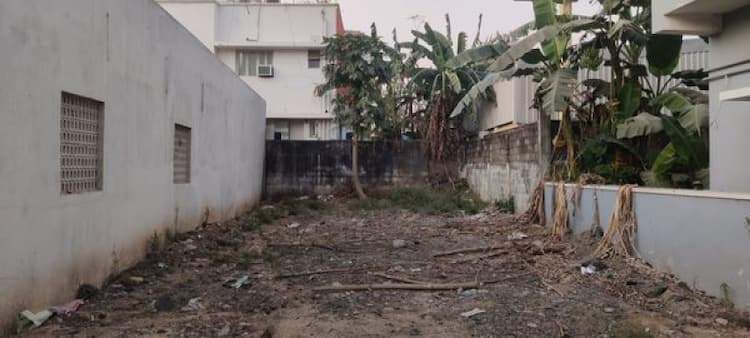 600 sqft plot for sale