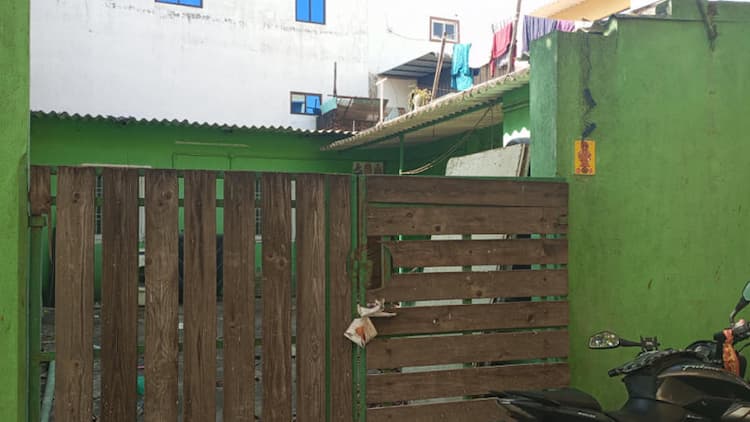 1000 SQFT LAND FOR SALE