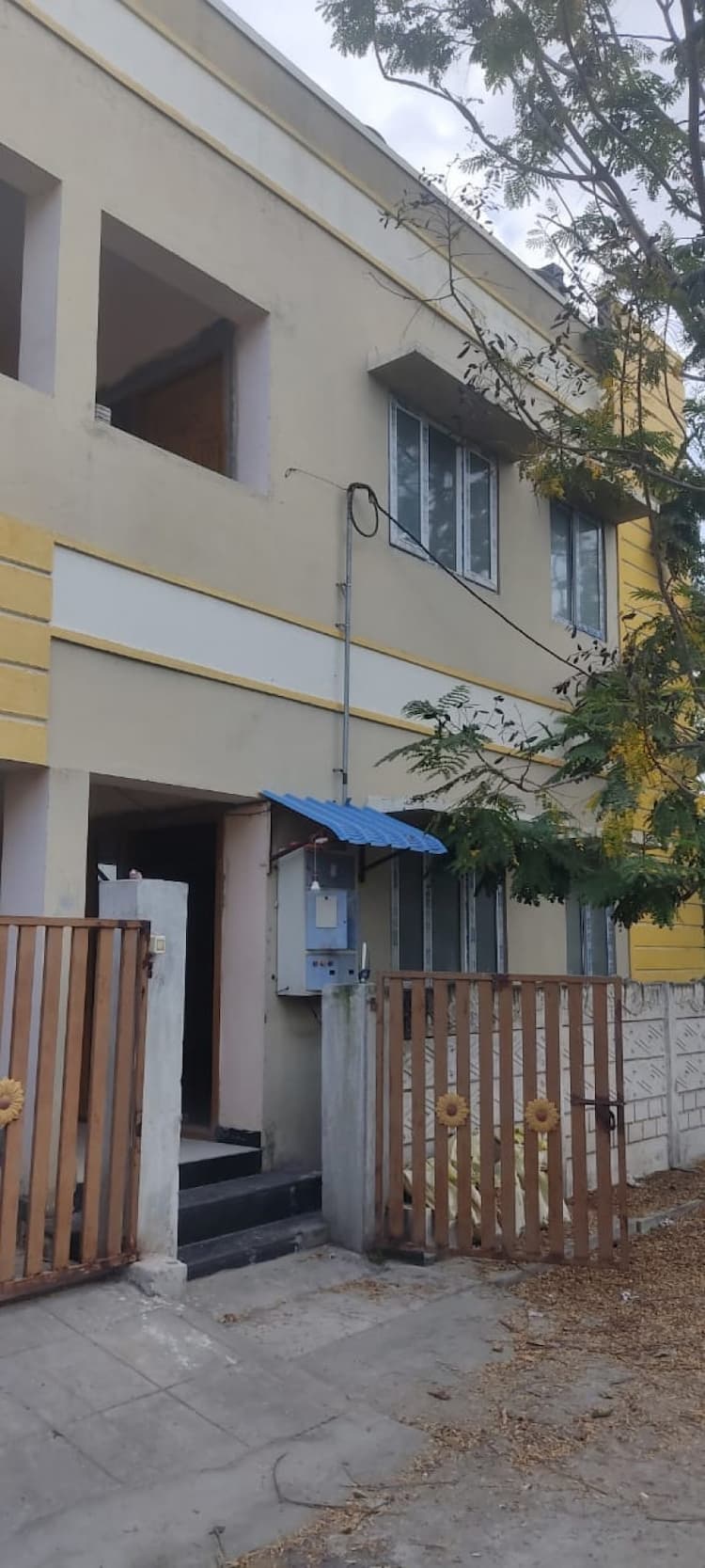 2 porson house for sale