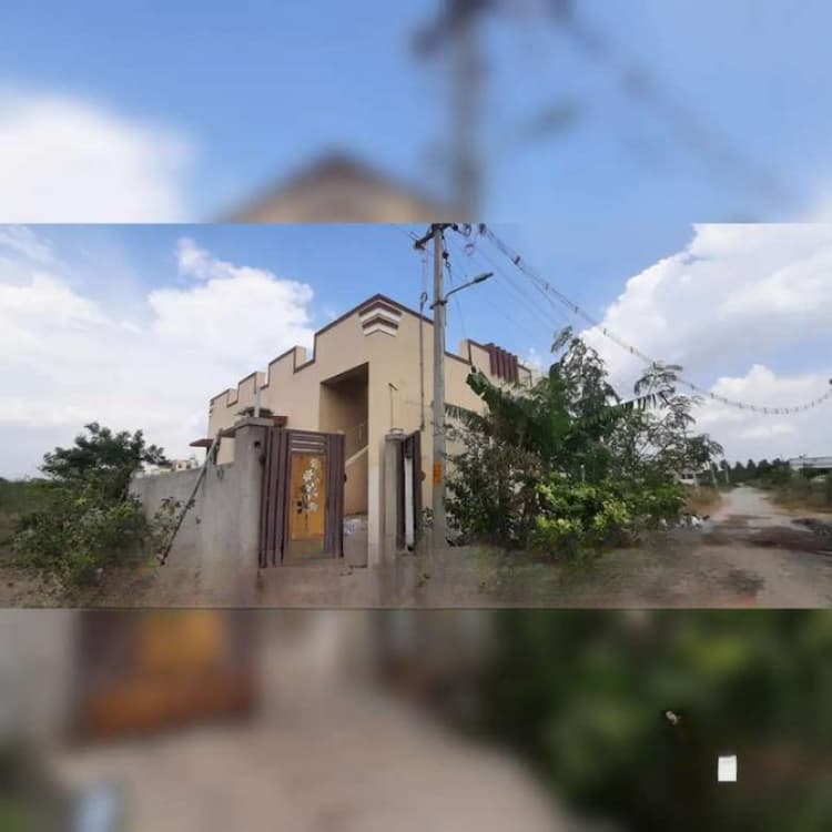  HOUSE FOR RESALE