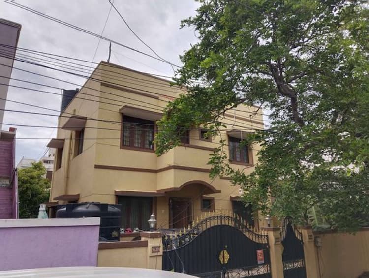 Villa sale
